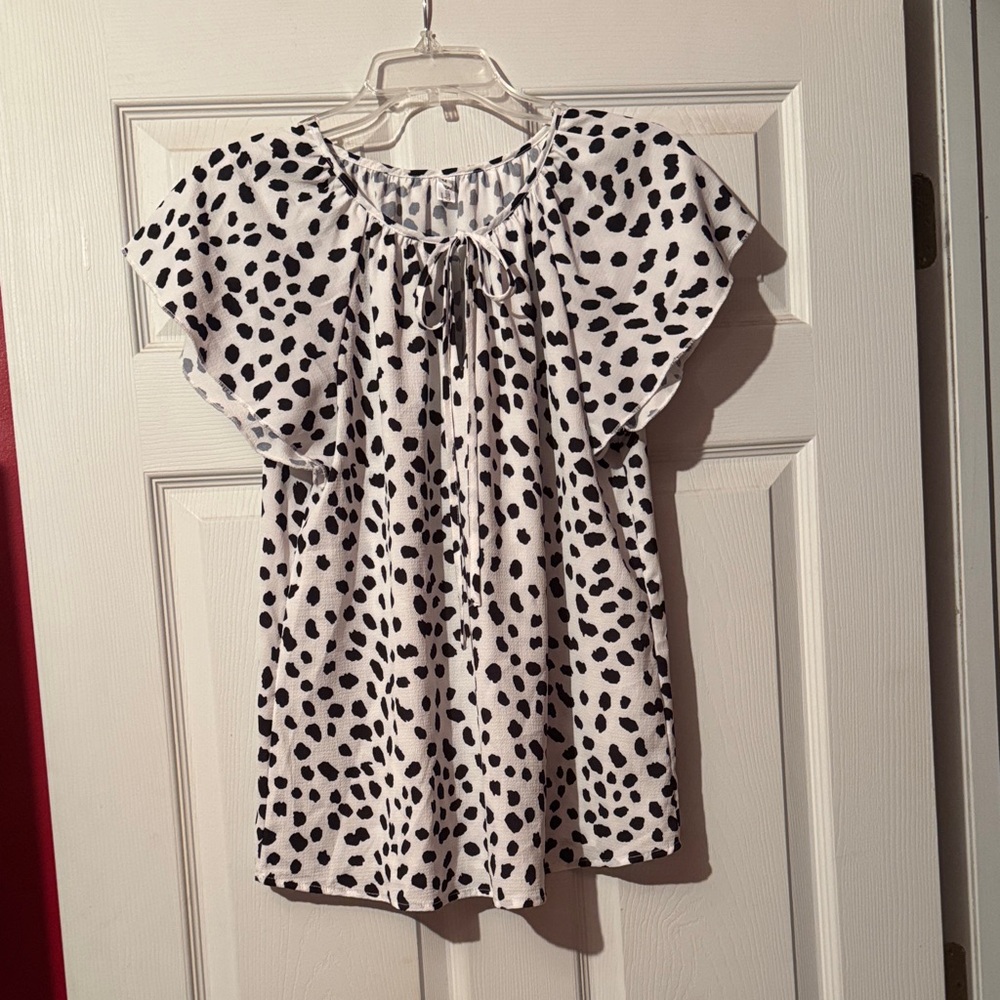 Elegant Black and White Spotted Women's Blouse